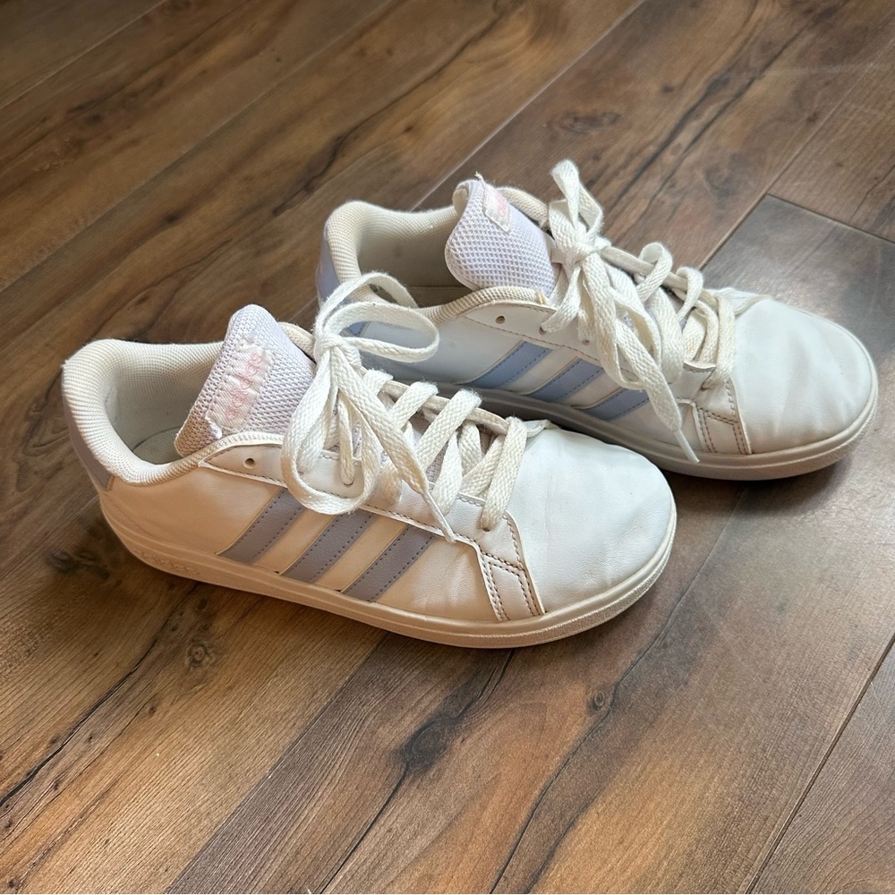 Adidas | Classic White and Light Lavender Shoes | Kids Size 3